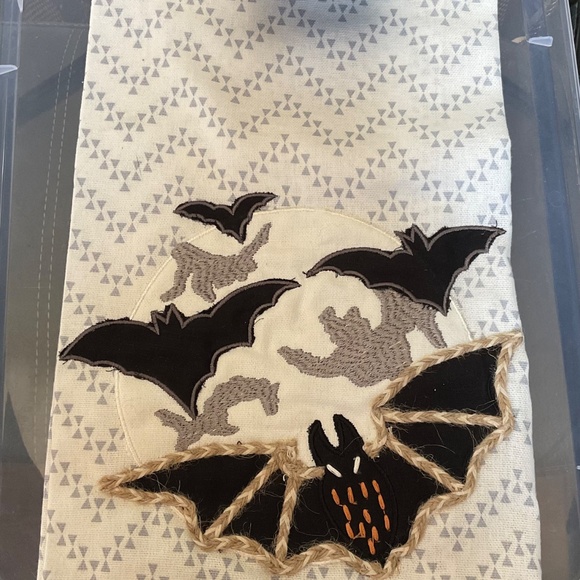 KITCHEN TOWELS HALLOWEEN  NWT - Picture 4 of 5
